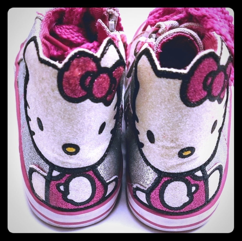 Hello Kitty Sneakers Tennis Shoes  Girls Size 8
